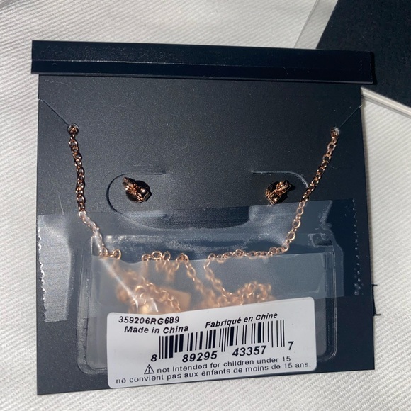 SOLD Women’s Signature Stone Tea Rose 3-Piece Jewelry Set - Picture 7 of 8